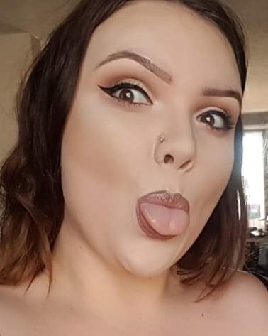 Faces and more faces for cumming on #93785092