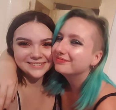 Faces and more faces for cumming on #93785095