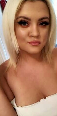 Faces and more faces for cumming on #93785408
