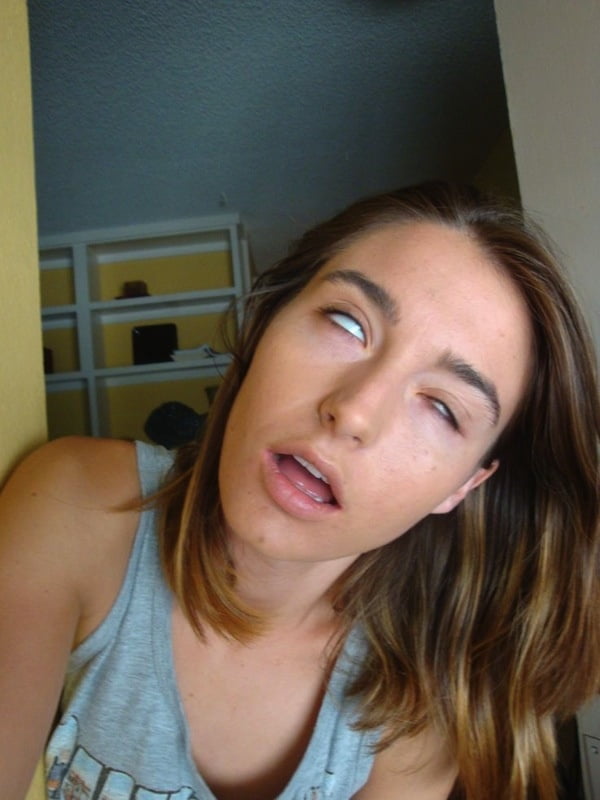 Faces and more faces for cumming on #93785477