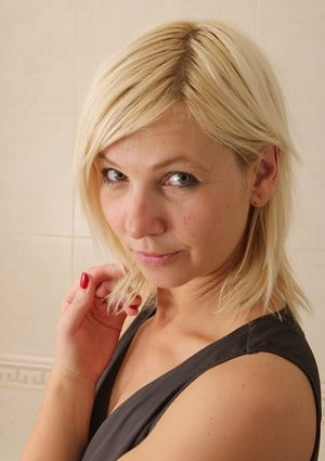 Faces and more faces for cumming on #93785579
