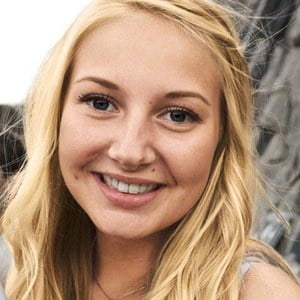 Faces and more faces for cumming on #93785757