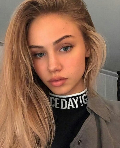 Faces and more faces for cumming on #93785791