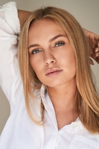 Faces and more faces for cumming on #93785806