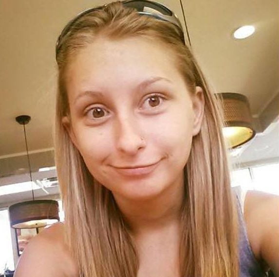 Faces and more faces for cumming on #93785839