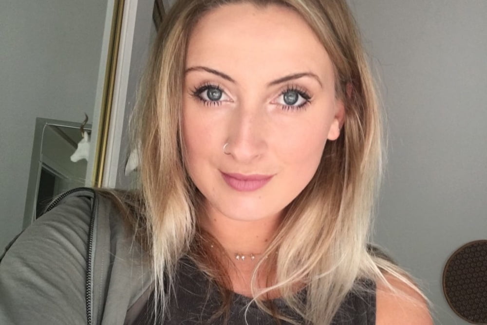 Faces and more faces for cumming on #93785863