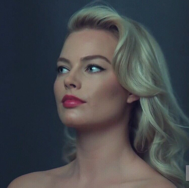 Margot Robbie Cum Museum #91191009