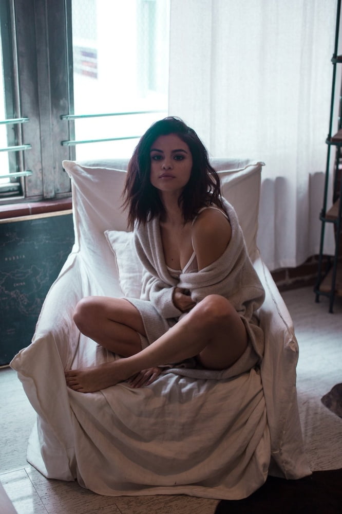 Selena gomez (la cantante)
 #85561173