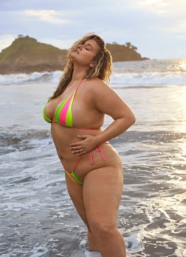 Hot kinis #97431410