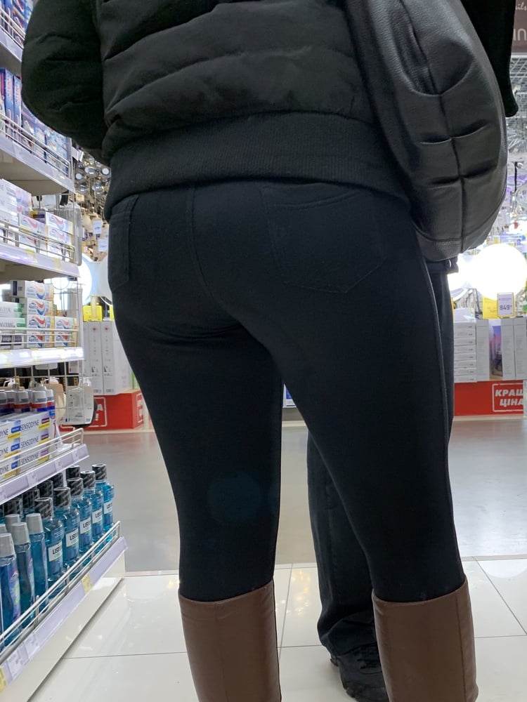 Big ass in mature cameltoe #105666808