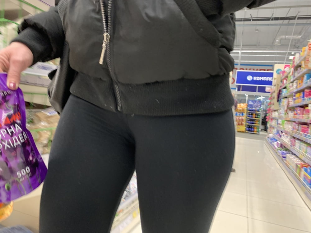 Big ass in mature cameltoe #105666825