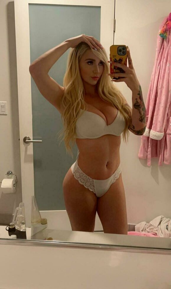 Kendra Sunderland nude #107886737