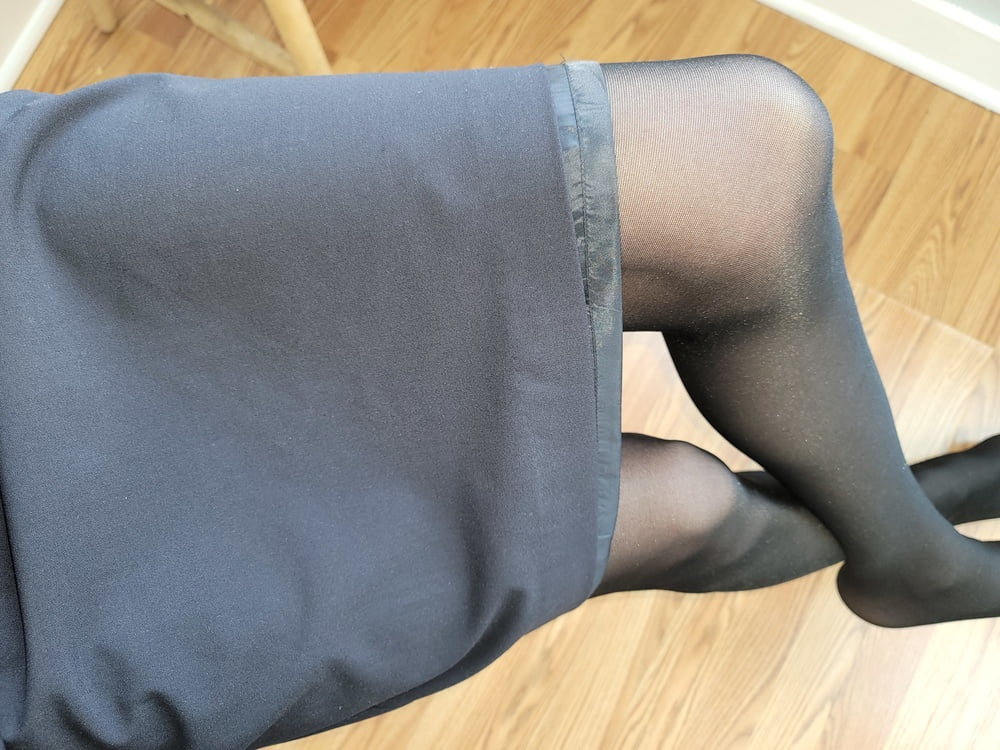 Flugbegleiterinnen-Rock mit schlüpfrigem Futter und Strumpfhose
 #106784752