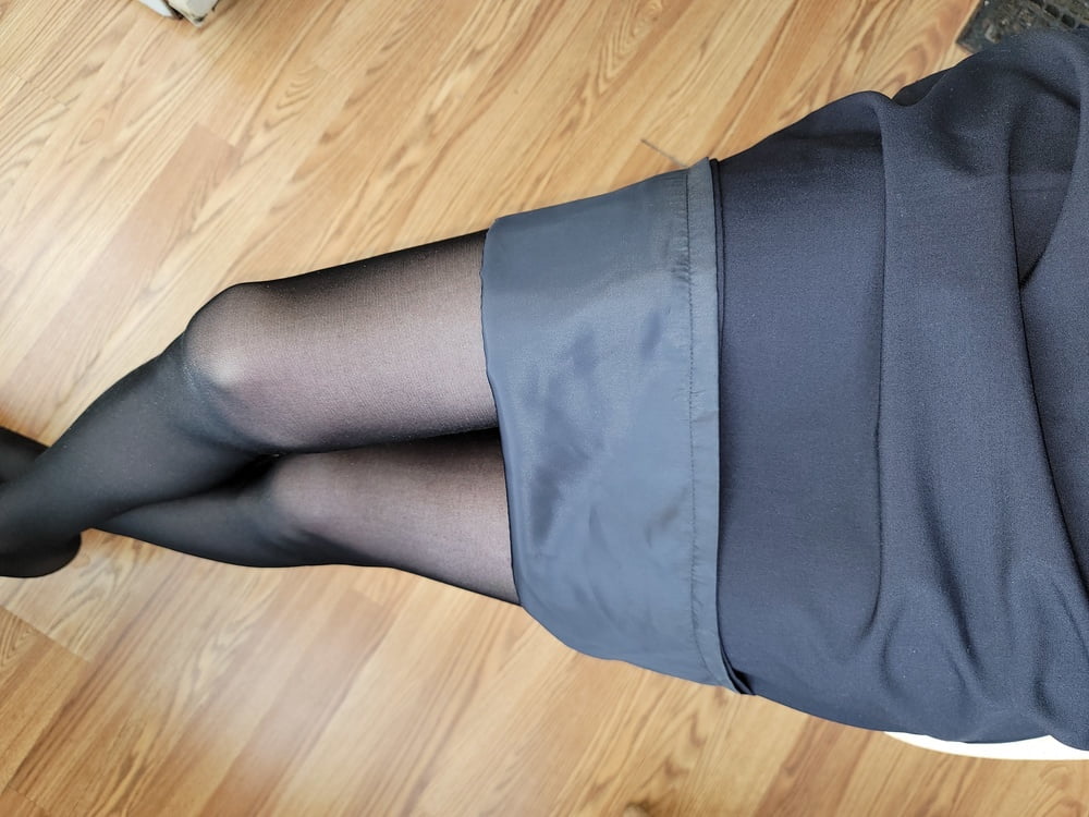 Flugbegleiterinnen-Rock mit schlüpfrigem Futter und Strumpfhose
 #106784757