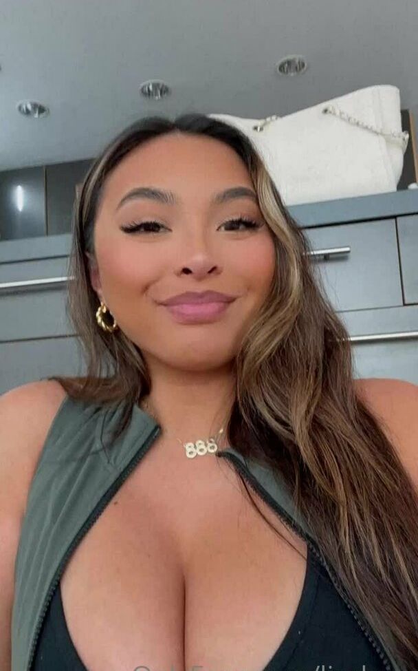 Linda Vo desnuda #109873434