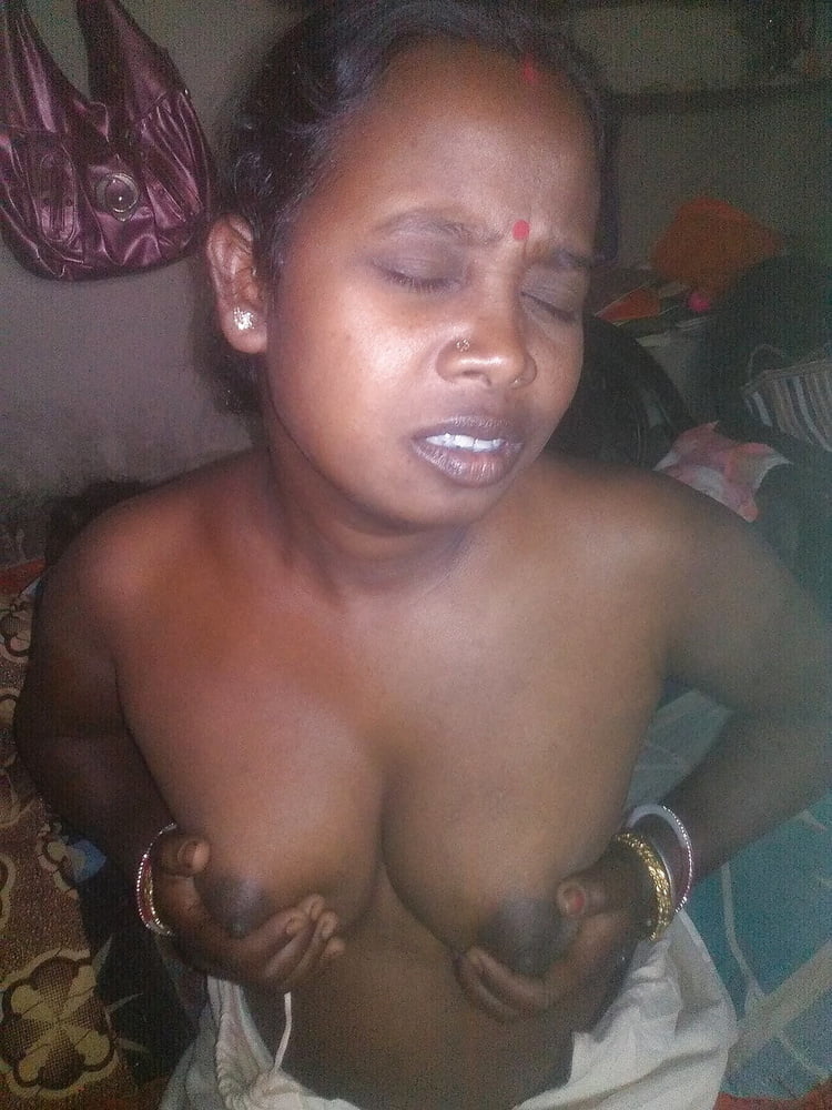 Cameriera indiana desi nuda
 #94100114