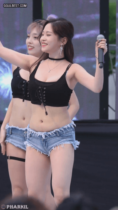 Koreanisches Tanzteam
 #99768714