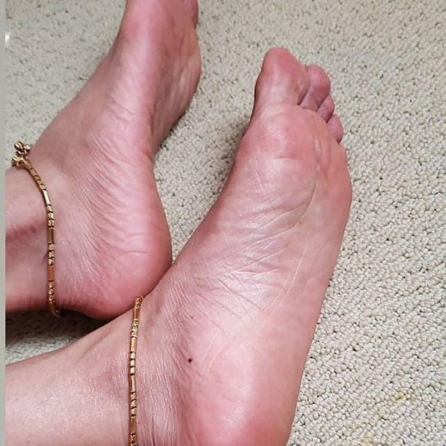 Dea dei piedi indiana sexy 152
 #93215699