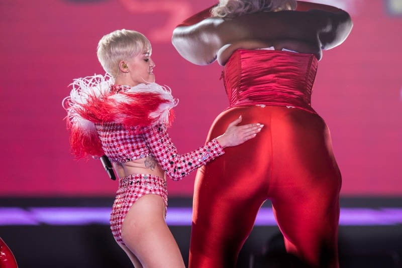 Azotar ese culo
 #104453444