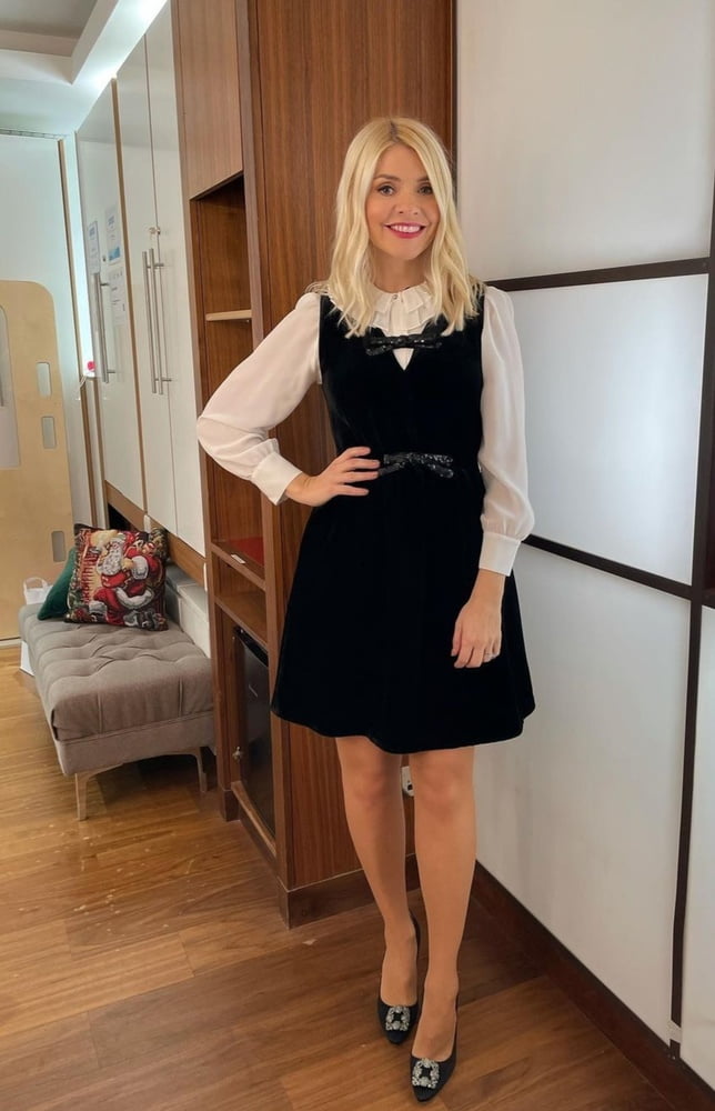 Holly willoughby
 #103335766