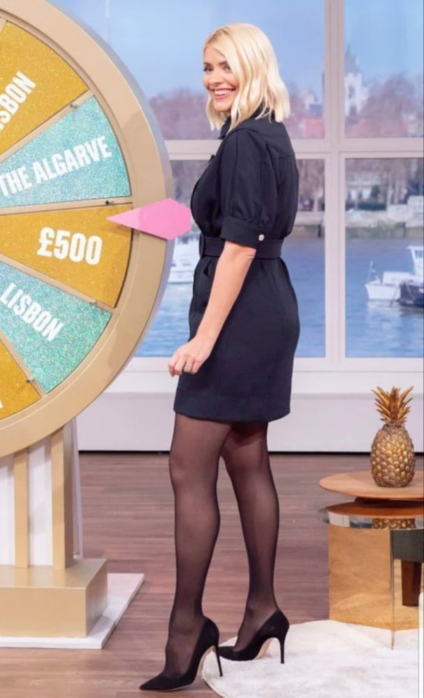Holly willoughby
 #103335902