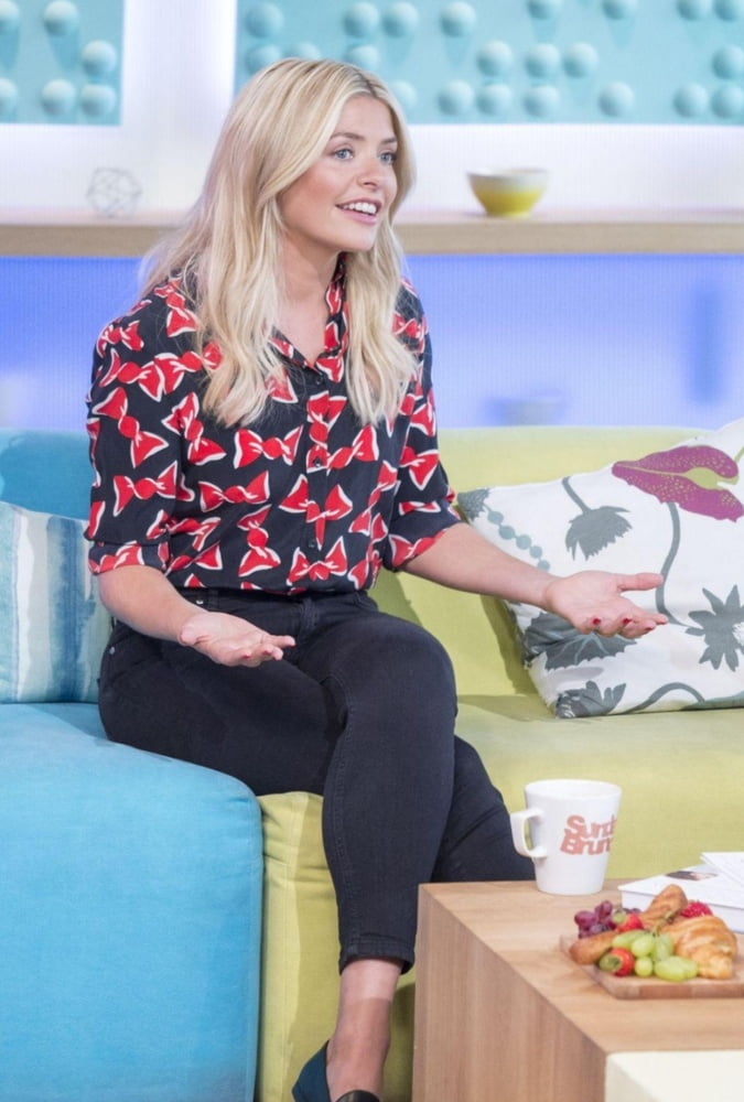 HOLLY WILLOUGHBY #103336040