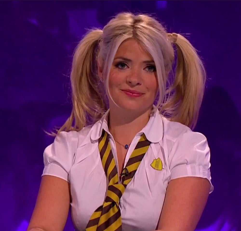 Holly willoughby
 #103336069