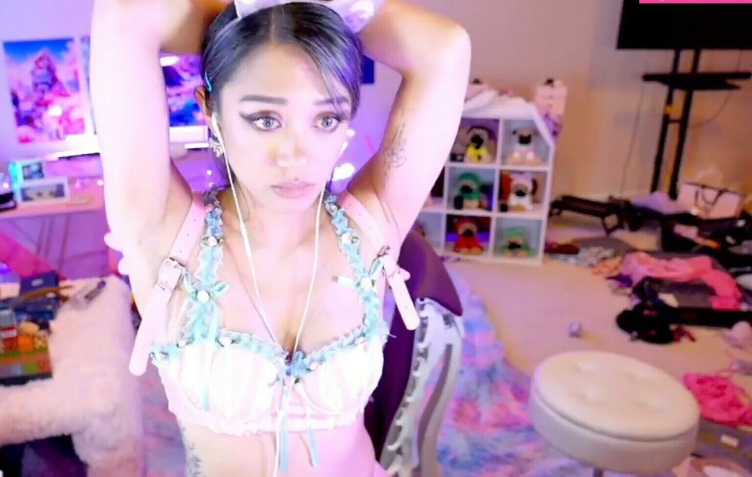 Kyootbot desnuda #109816213