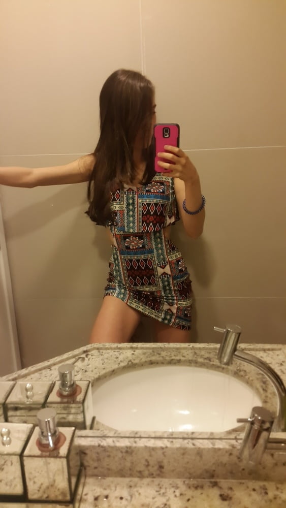 Amateur Brünette 132
 #104946277