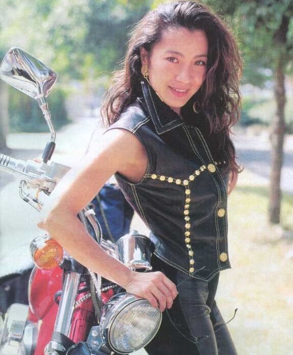 Michelle Yeoh desnuda #108126392