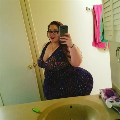 Mega Pear SSBBW Scarlett Unreal Ass Hips Belly Pawg Goddess #92849925