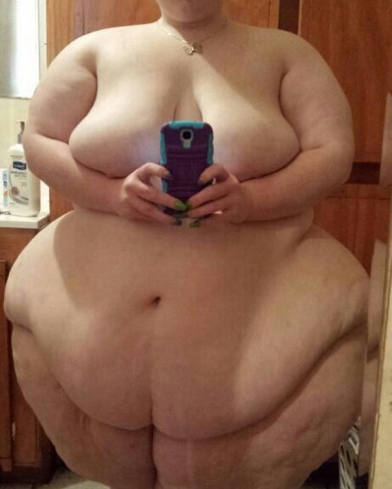 Mega Pear SSBBW Scarlett Unreal Ass Hips Belly Pawg Goddess #92849927