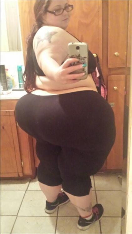 Mega Pear SSBBW Scarlett Unreal Ass Hips Belly Pawg Goddess #92849944