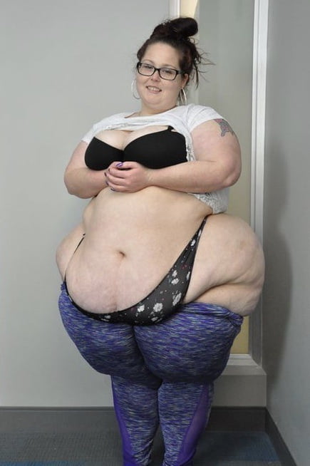 Mega Pear SSBBW Scarlett Unreal Ass Hips Belly Pawg Goddess #92849946