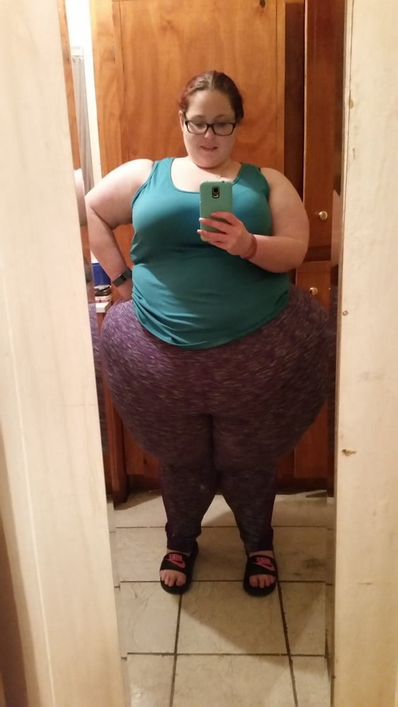 Mega Pear SSBBW Scarlett Unreal Ass Hips Belly Pawg Goddess #92849956