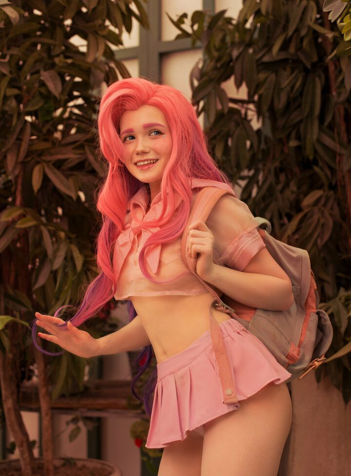 Neyrodesu desnuda #107620576