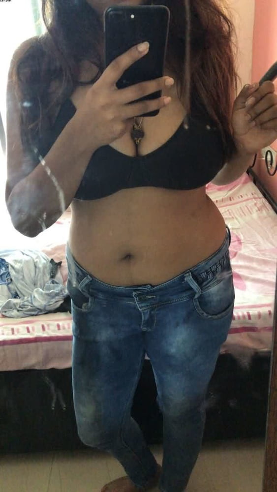 Ragazza Desi
 #89686916