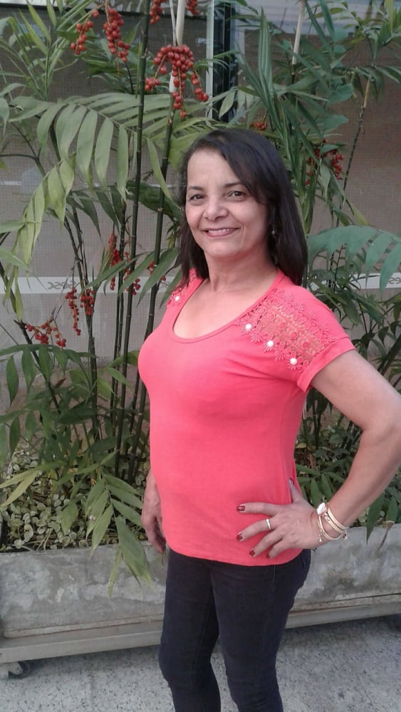Coroa gostosa #91547347