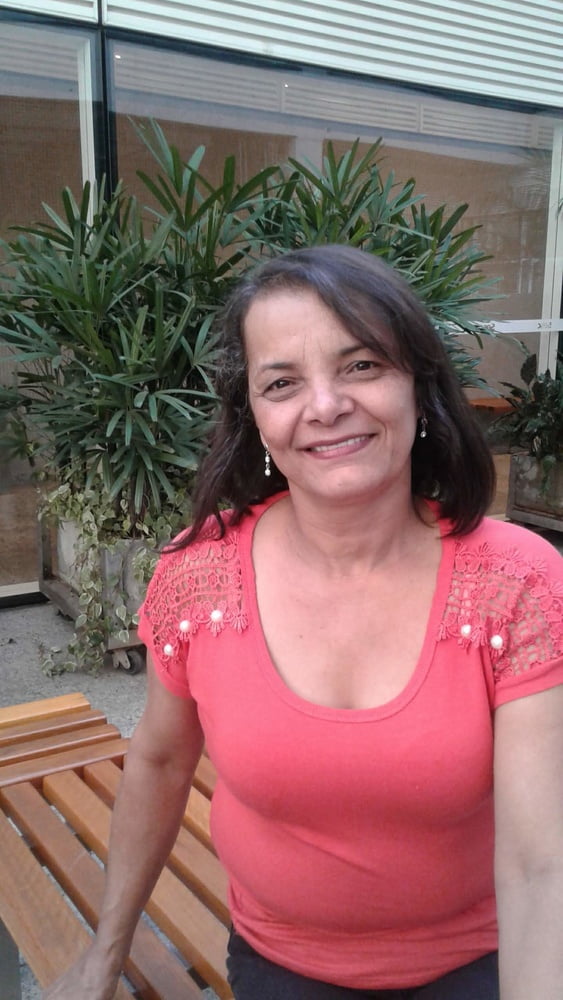 Coroa gostosa #91547353