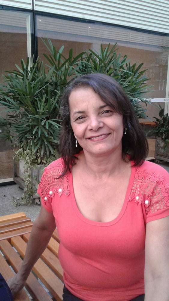 Coroa gostosa #91547356