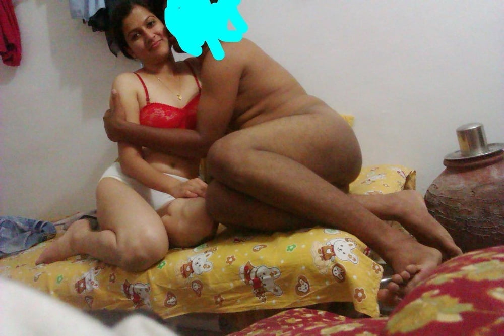 Indian cute wife seema showing her nude pic #95550029