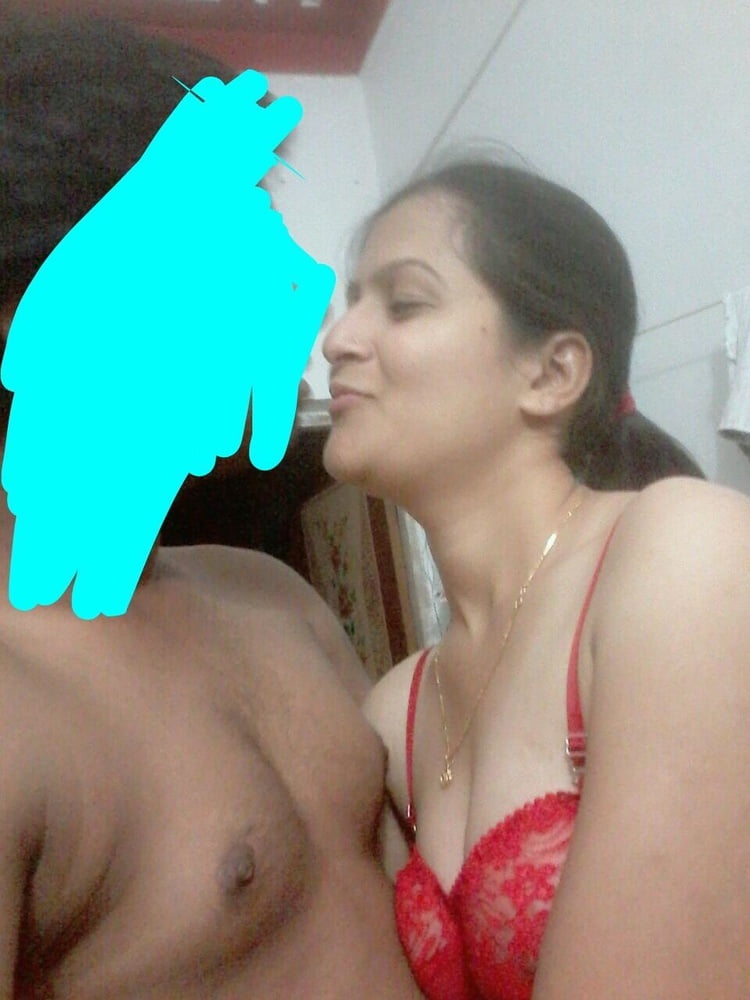 Indian cute wife seema showing her nude pic #95550032