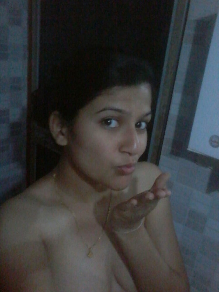 Moglie carina indiana seema che mostra la sua foto nuda
 #95550101