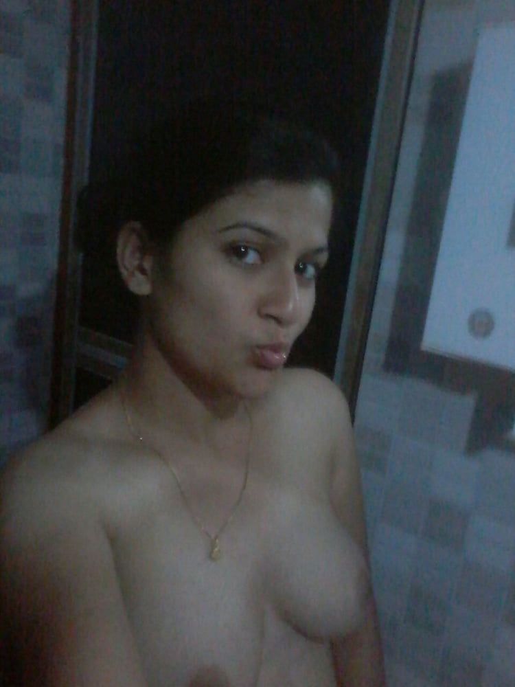 Indian cute wife seema showing her nude pic #95550104
