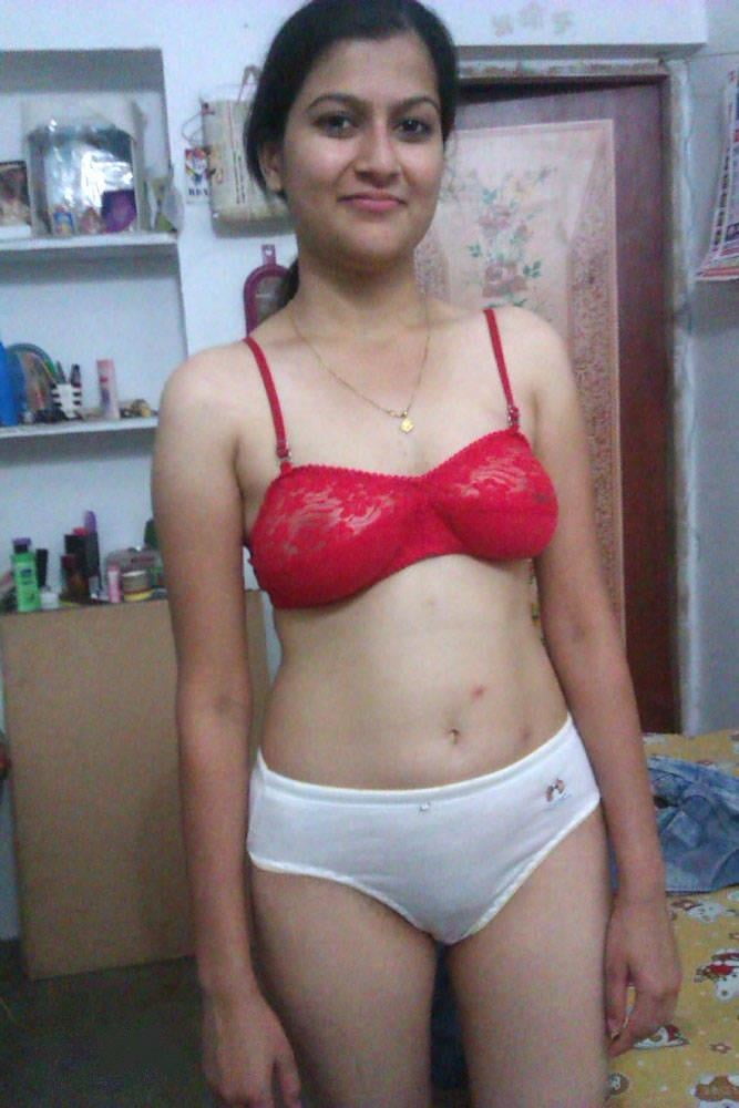 Indian cute wife seema showing her nude pic #95550123