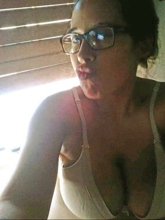 Jovencita tetas caidas de honduras manda fotos a su hermano
 #81821184