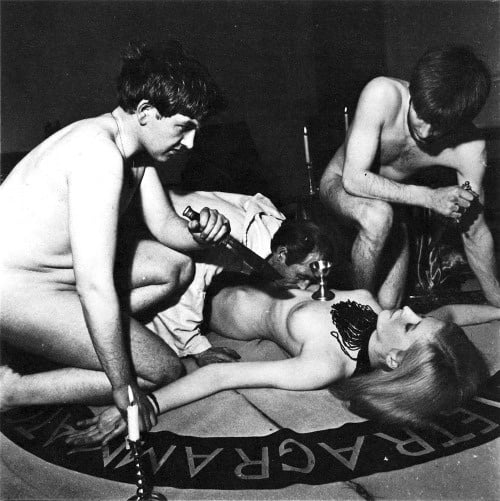 Più sesso rituale satanico ci piace
 #80633148
