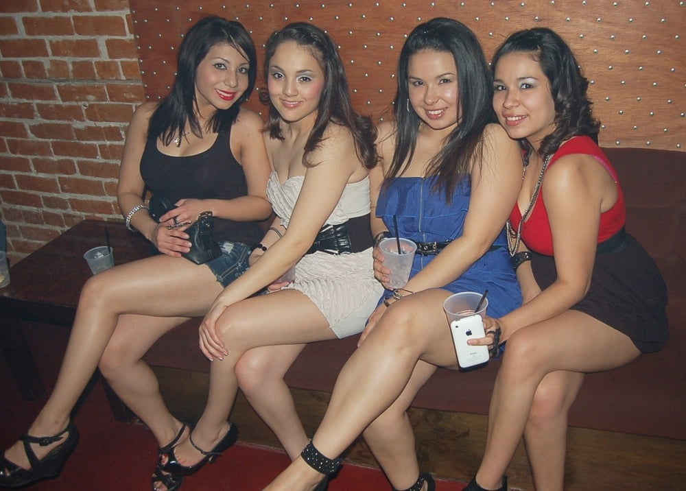 Latinas gekleidet wie Schlampen
 #87592467