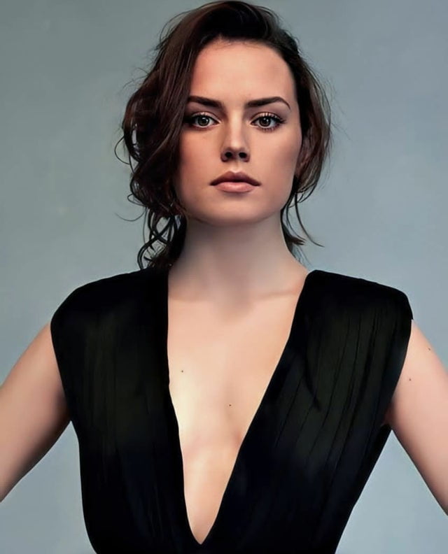 DAISY RIDLEY PICTURES #100424535