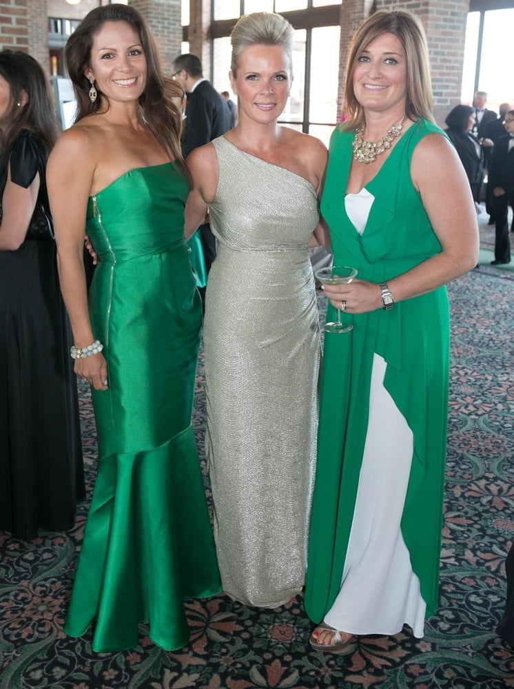 お好きなものをお選びください。
 #81676833